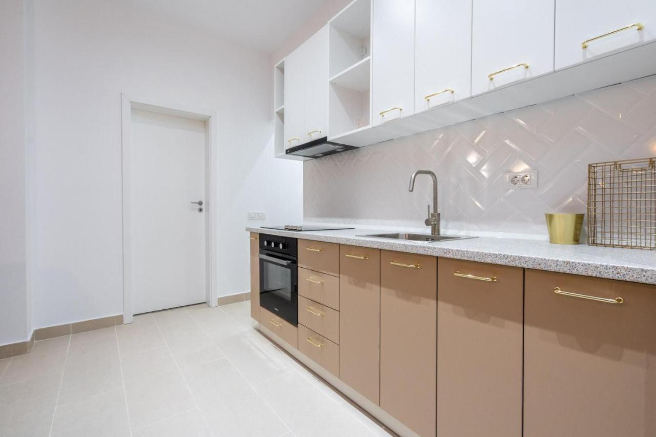 בוקרשט Fabulous Apartament With View In Calea Victoriei מראה חיצוני תמונה
